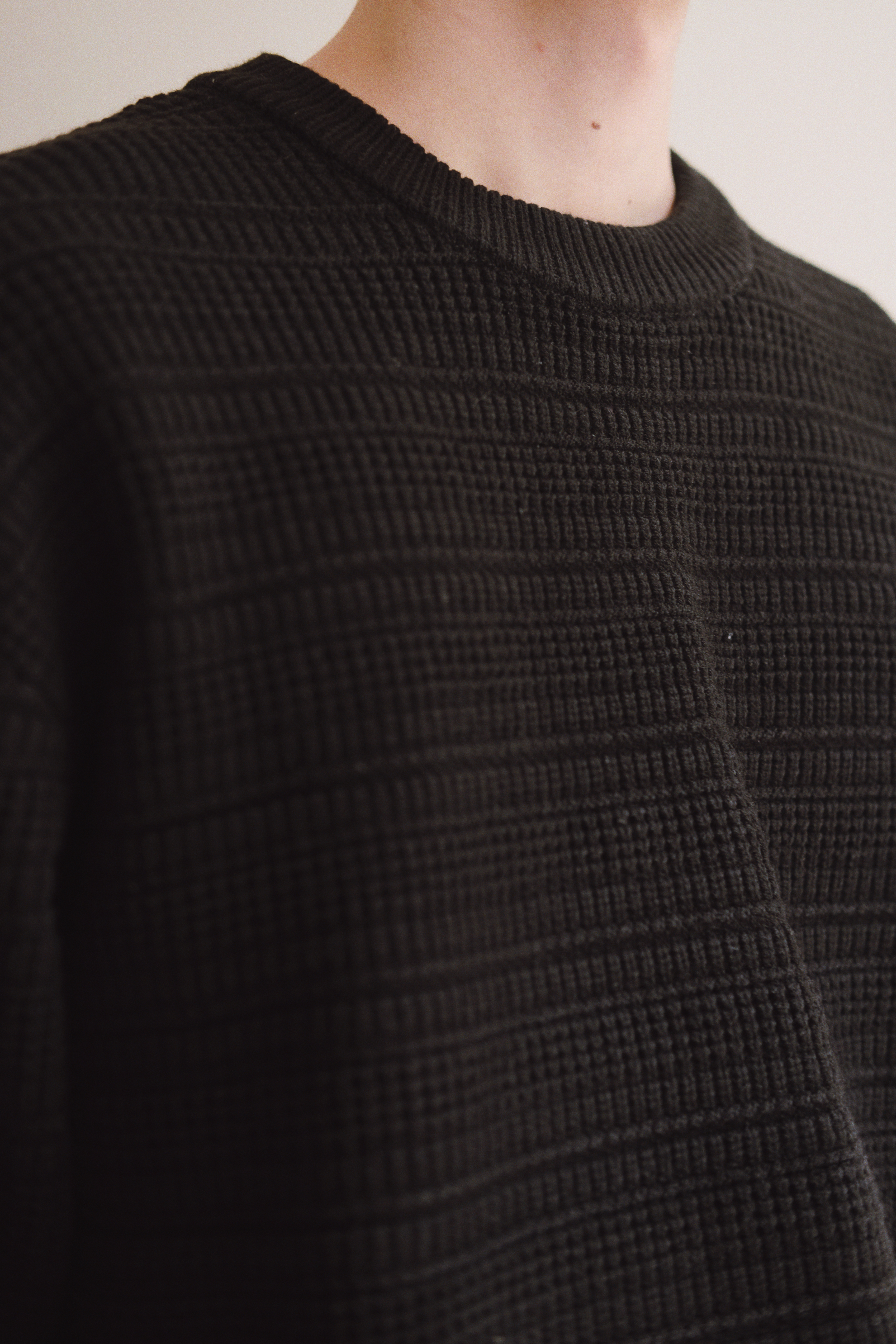 THOMSON SWEATER - BLACK 