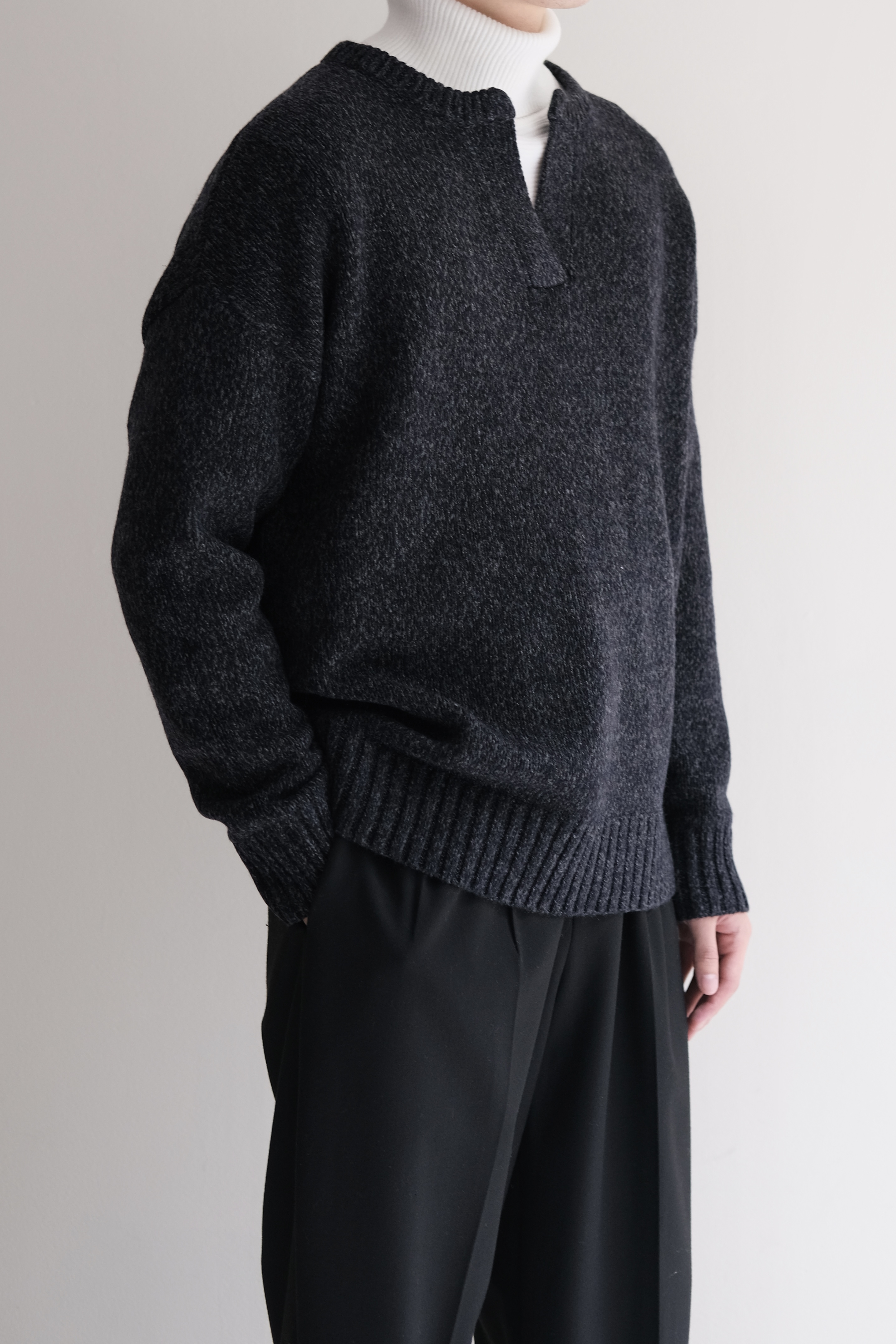 DAGNY SWEATER - BLACK 