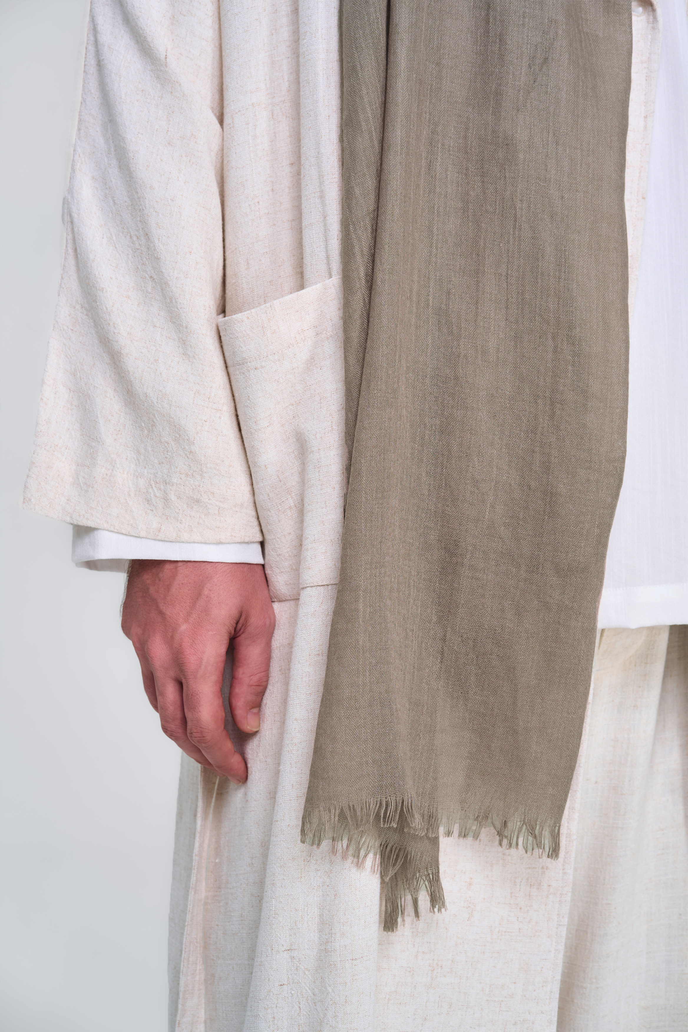 THENA SCARF - TAUPE 